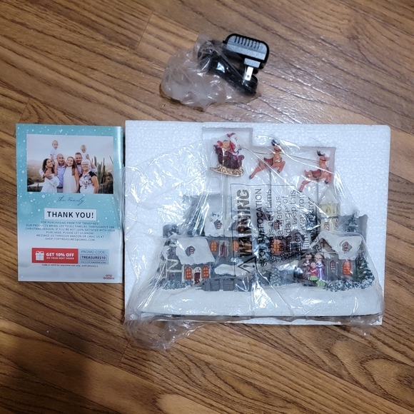 Animated Santa & Reindeer Christmas Village - Picture 13 of 13